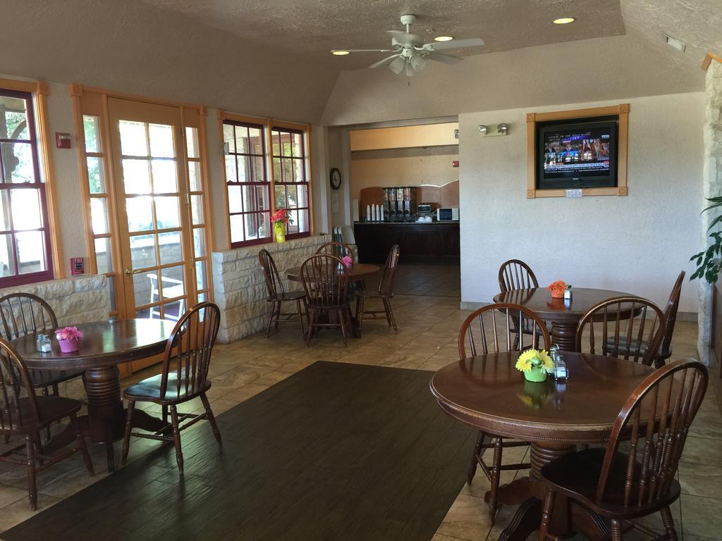 Fredericksburg Hill Country Hotel Esterno foto